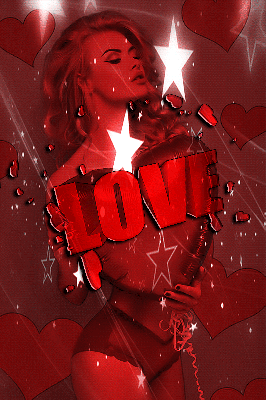 Kobieta trzymająca balon w kształcie serca